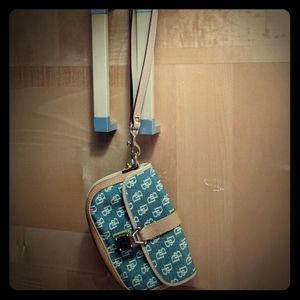 Dooney & Bourke